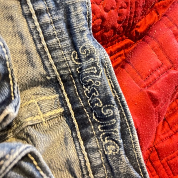 30 waist Miss Me jeans - Picture 5 of 8